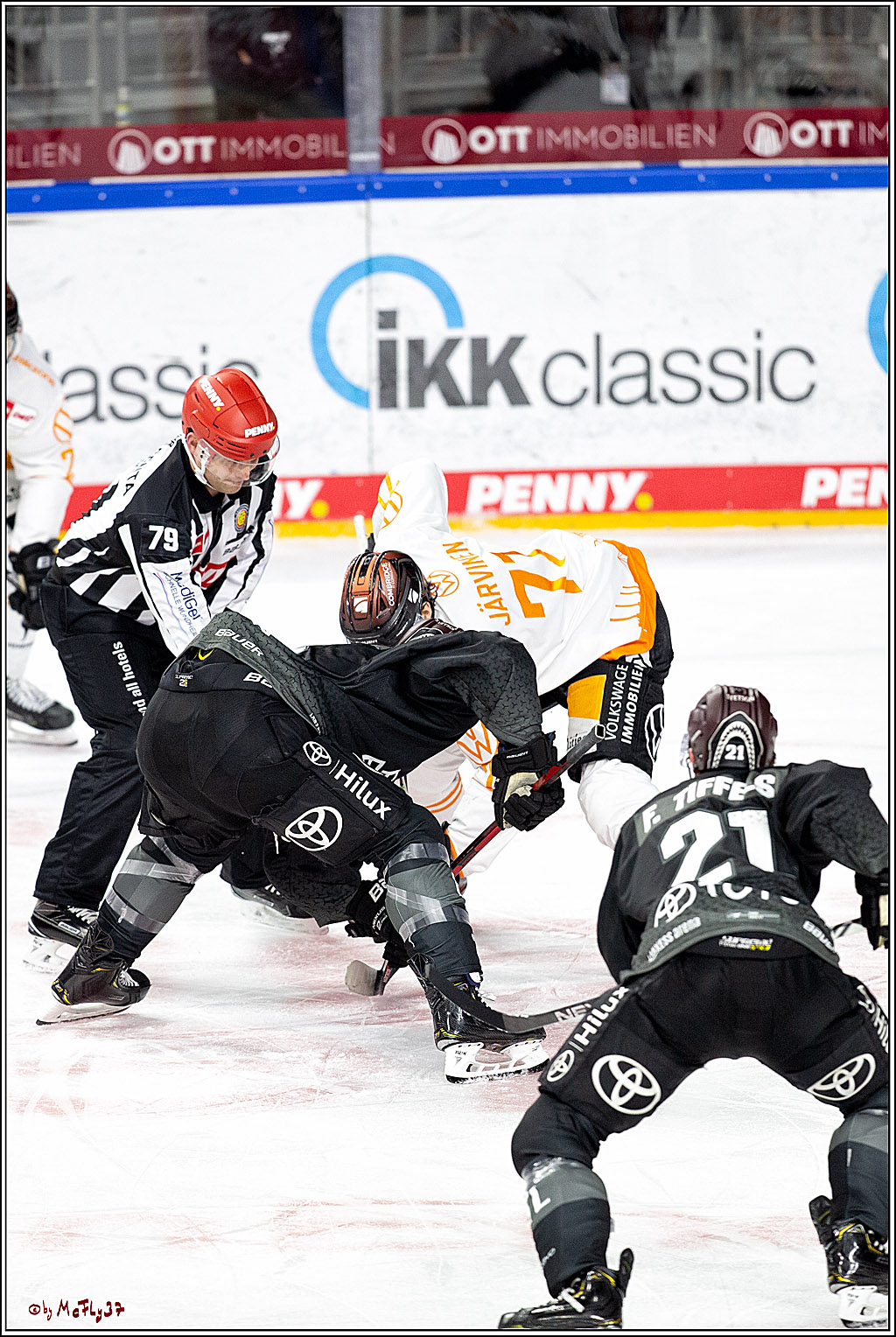 PENNY DEL;  Koelner Haie - Wolfsburg Grizzlys; Koeln, 17.03.2021